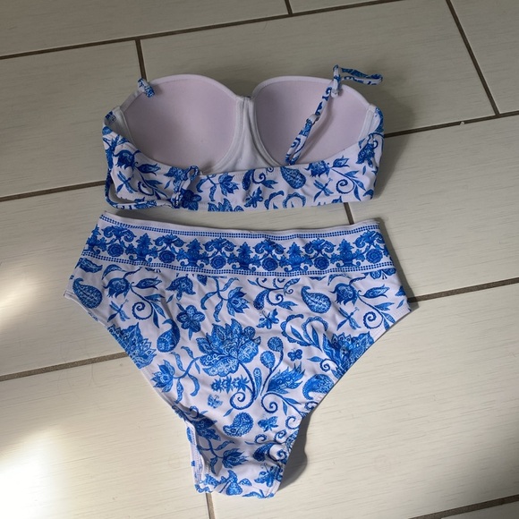 Blue and White Floral Bikini Set - Picture 2 of 3
